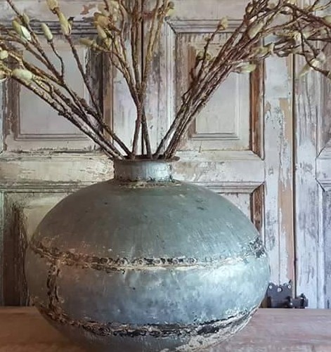 Pot antique métallique